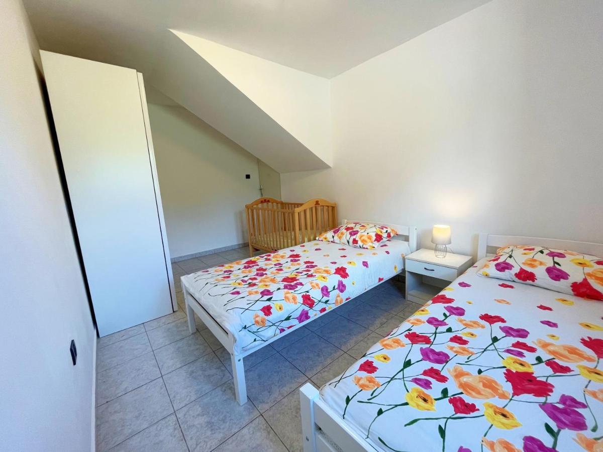 Adria Holiday Home Pinezići Eksteriør billede