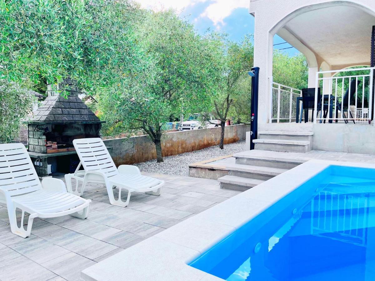 Adria Holiday Home Pinezići Eksteriør billede