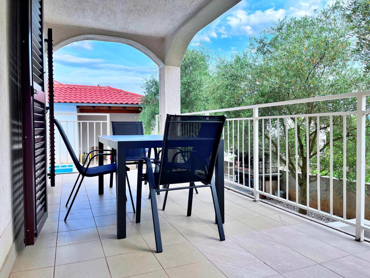 Adria Holiday Home Pinezići Eksteriør billede