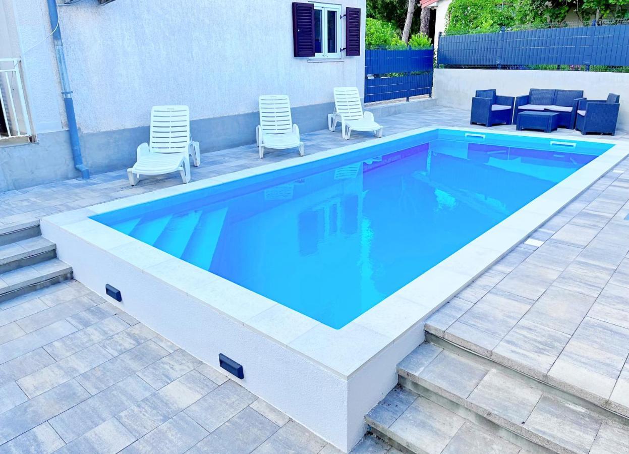 Adria Holiday Home Pinezići Eksteriør billede